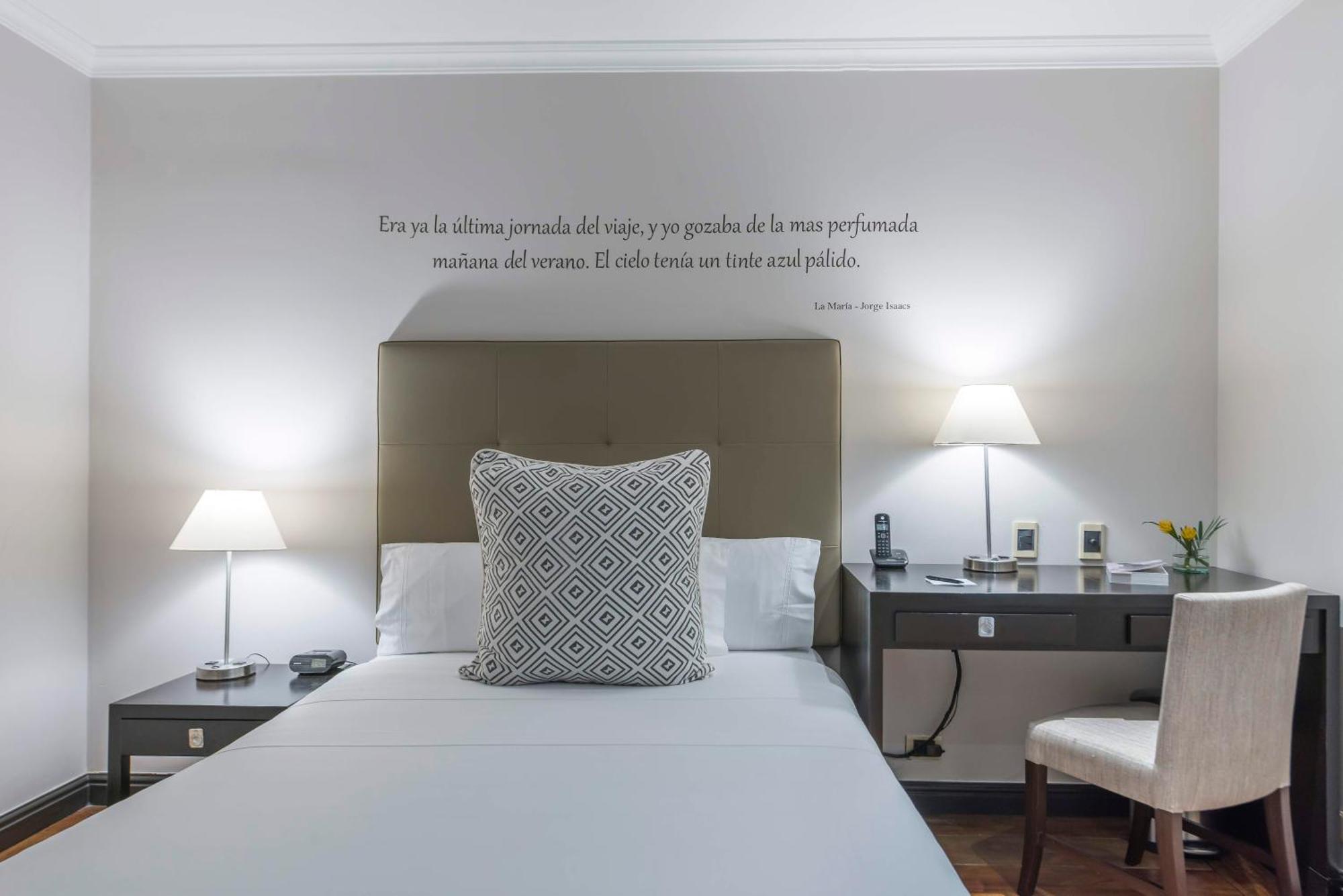Movich Casa Del Alferez Hotel Кали Екстериор снимка